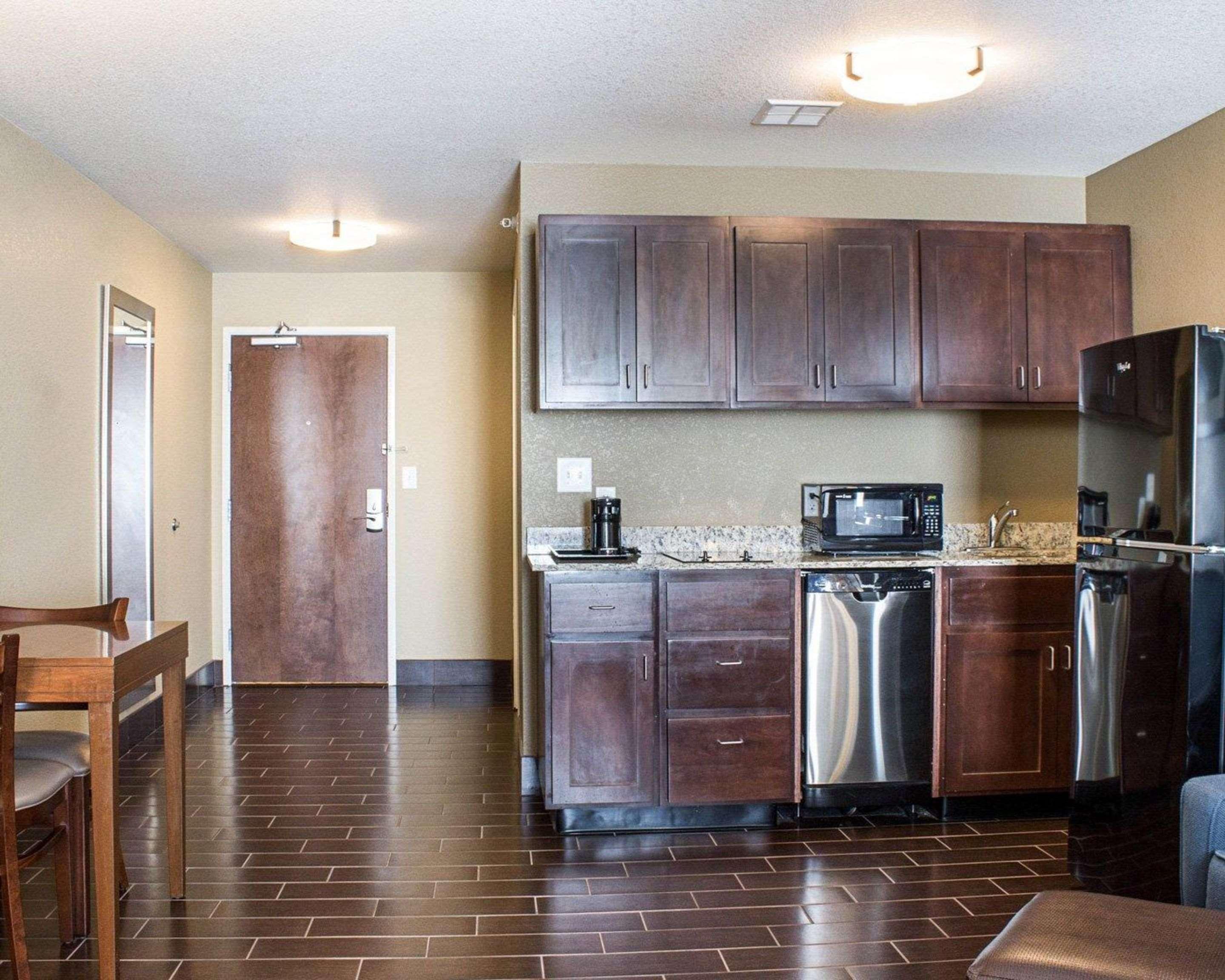Comfort Suites Minot Eksteriør billede