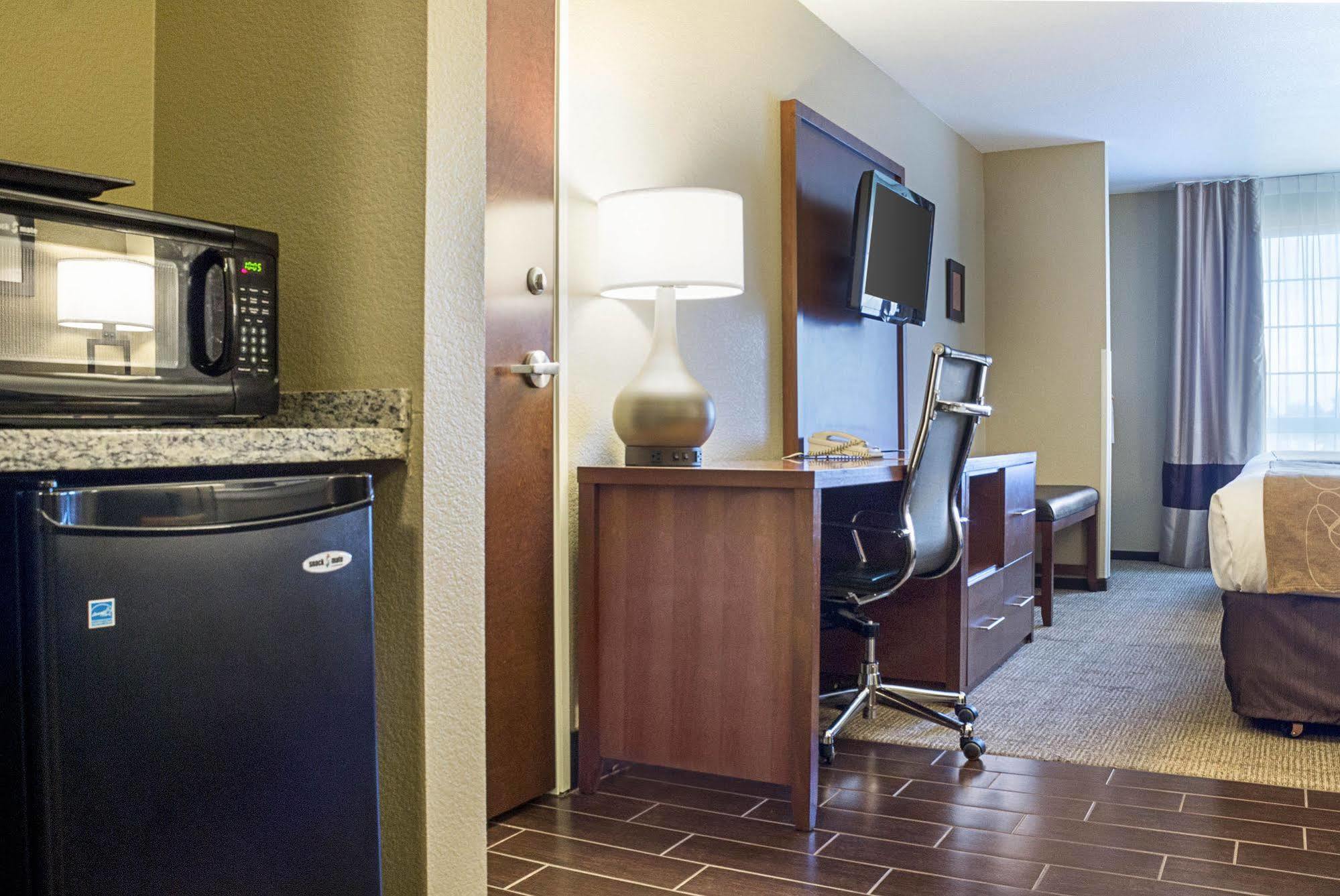 Comfort Suites Minot Eksteriør billede